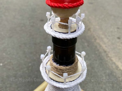 Ngọn hải đăng chai thuỷ tinh Handmade đính sò ốc [Thủ công - Sò ốc thật] C35cm CHAILO-HM-07